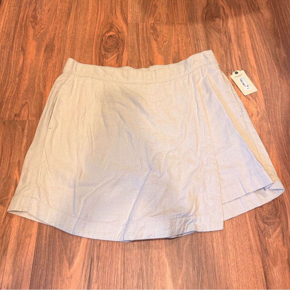 NWT St. John's Bay Beige Mini Skort — Size 16
